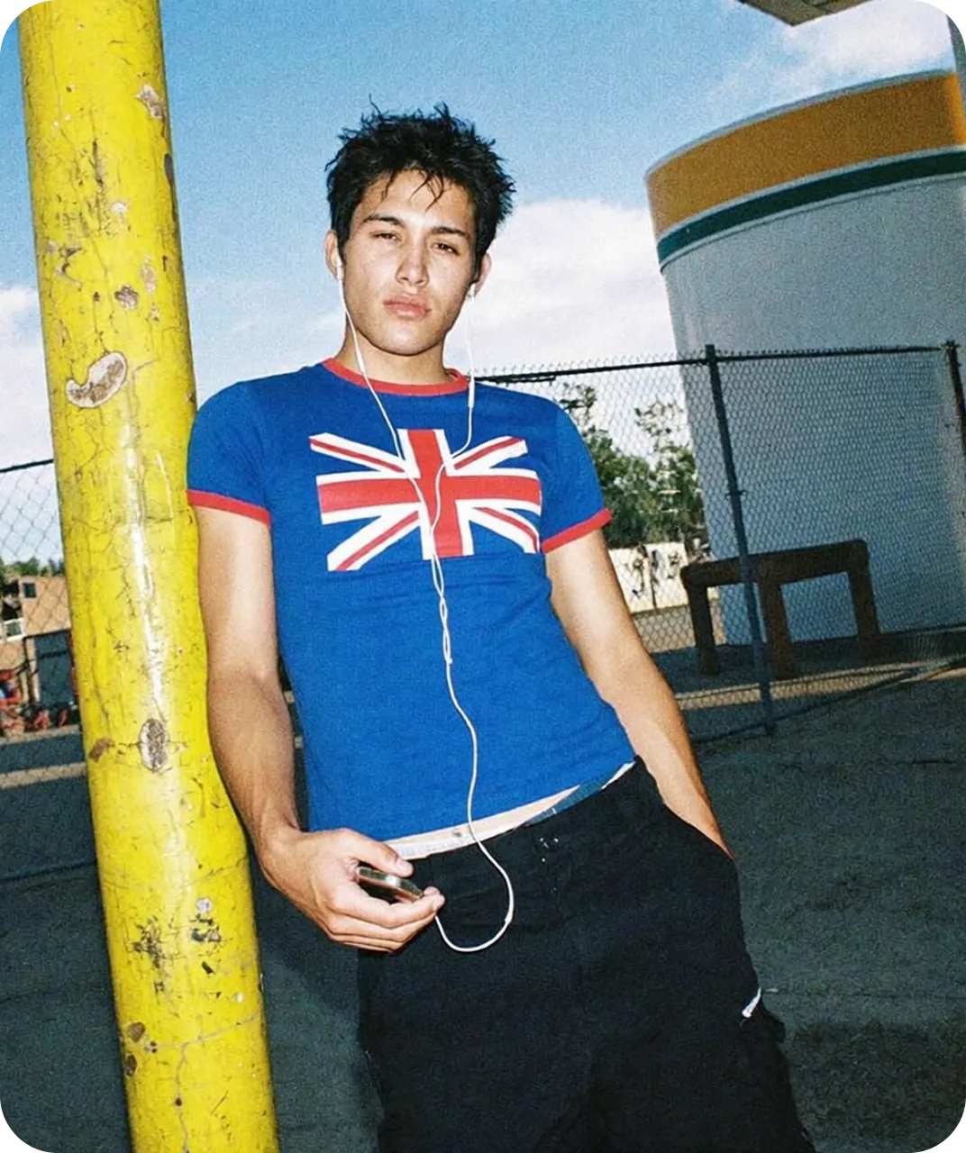 Y2K outside